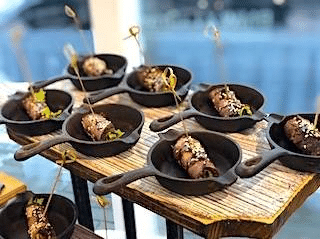 РОСТБИФ С ОВОЩАМИ, ФИСТАШКАМИ И КУНЖУТОМ