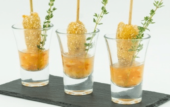 ТИГРОВАЯ КРЕВЕТКА В  ТЕМПУРЕ С АНАНАСОВЫМ СОУСОМ