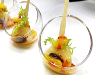 МОРСКОЙ ГРЕБЕШОК С АПЕЛЬСИНОМ ПОД ПРЯНЫМ АНАНАСОВЫМ СОУСОМ