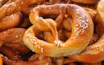 БРЕЦЕЛЬ (БОЛЬШОЙ СОЛЕНЫЙ КРЕНДЕЛЬ)